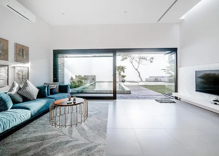 Villa Mile Stone *