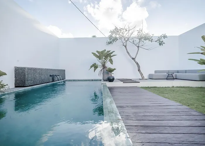 Mile Stone * Uluwatu